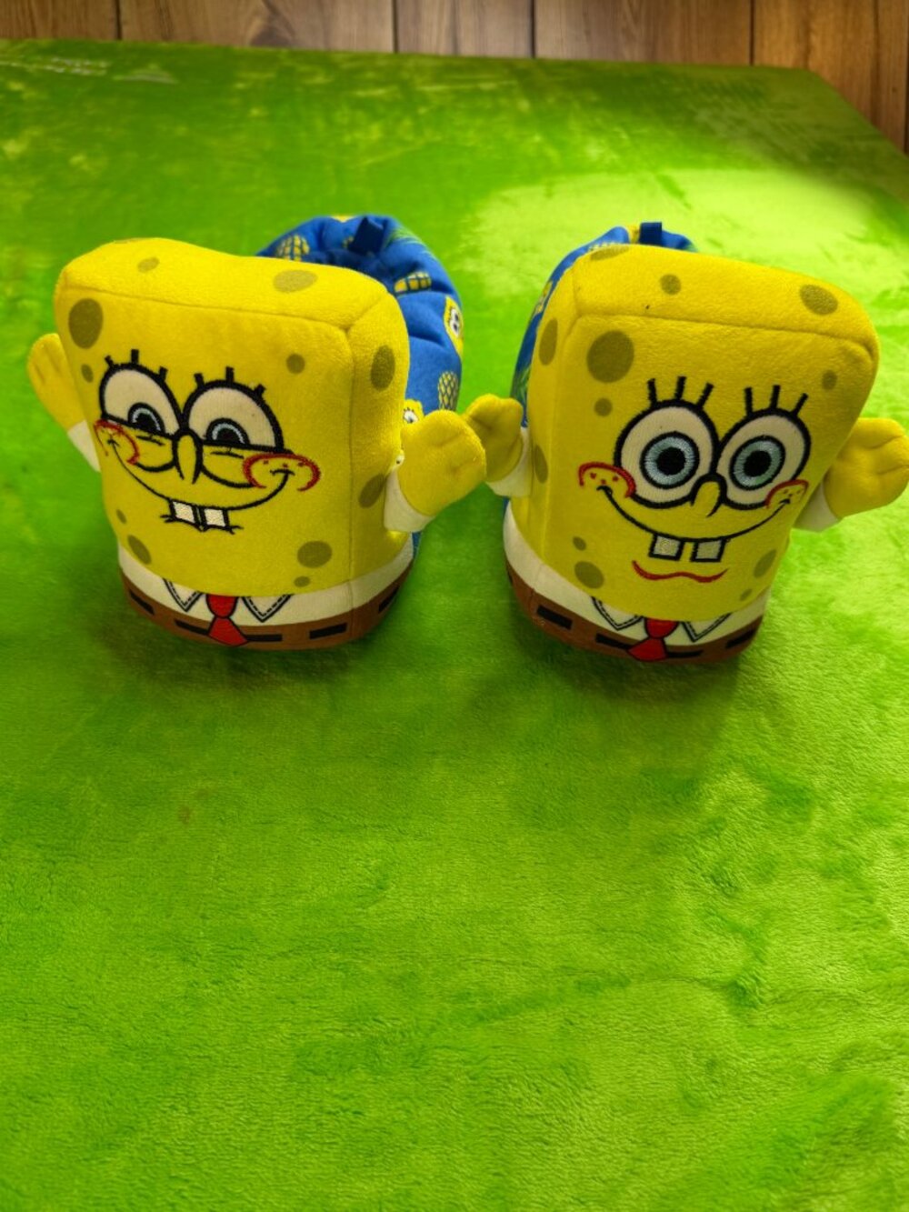SpongeBob SquarePants 3D Plush Slippers Kids Sz 2-3 Blue Pineapple